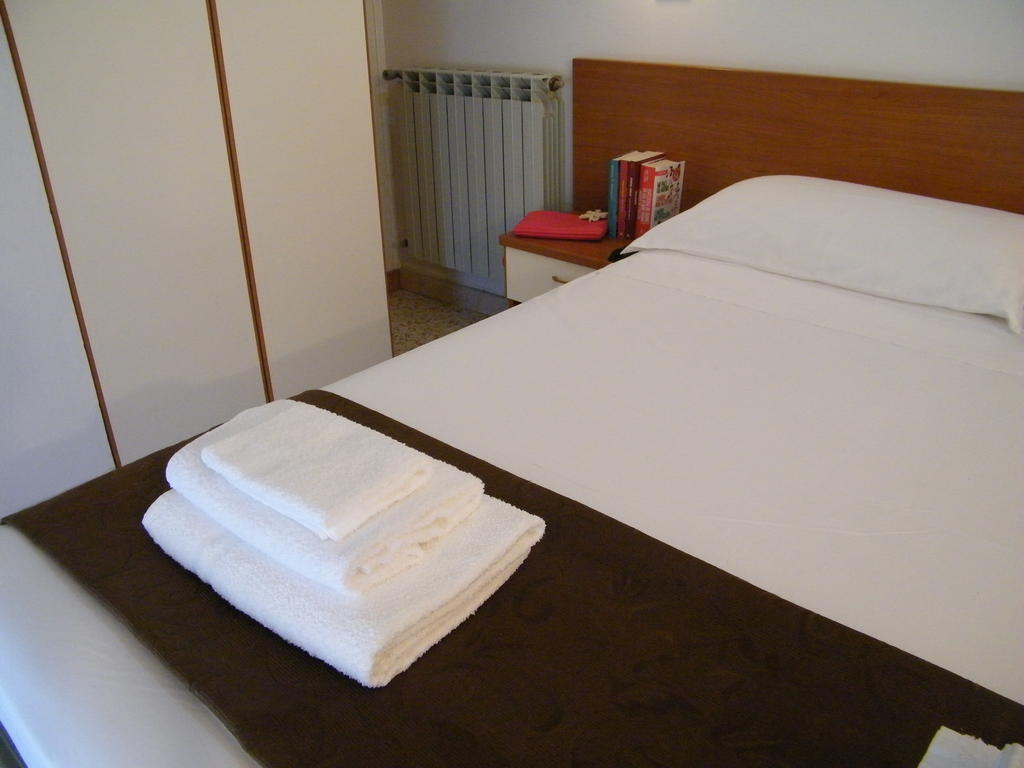 Hotel Nuovo Fiore Cattolica Chambre photo