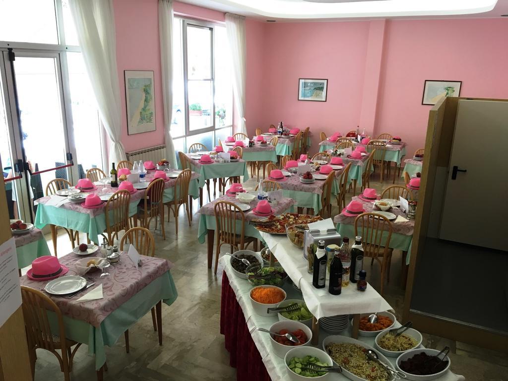 Hotel Nuovo Fiore Cattolica Extérieur photo