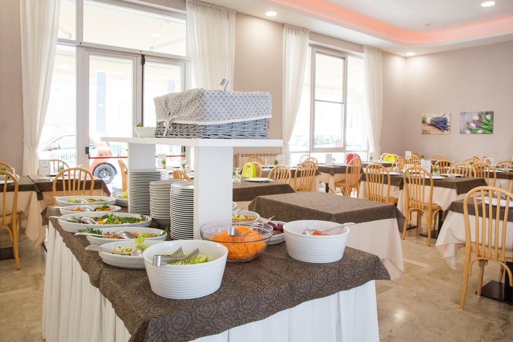 Hotel Nuovo Fiore Cattolica Extérieur photo