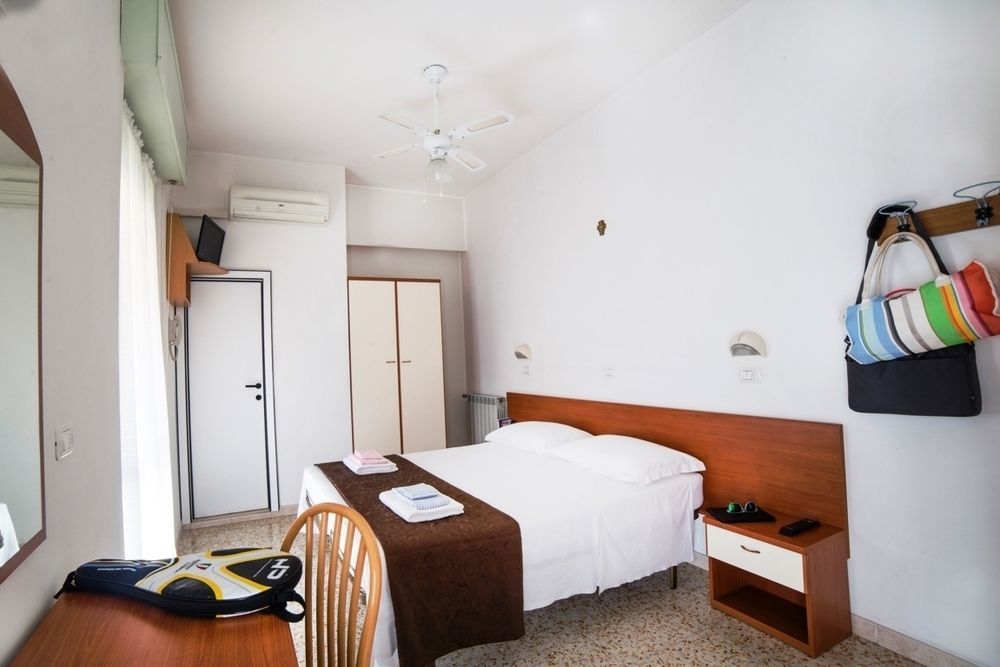 Hotel Nuovo Fiore Cattolica Extérieur photo